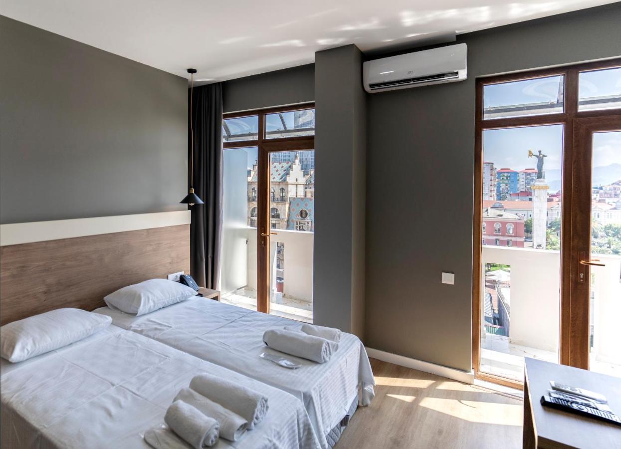 Boulevard Apartments Батуми Екстериор снимка